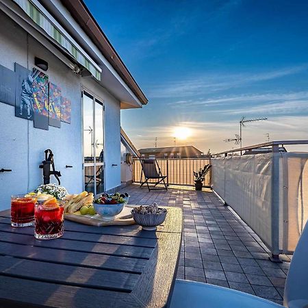 Il Terrazzo Sul Tramonto Apartment Bastiglia Bagian luar foto