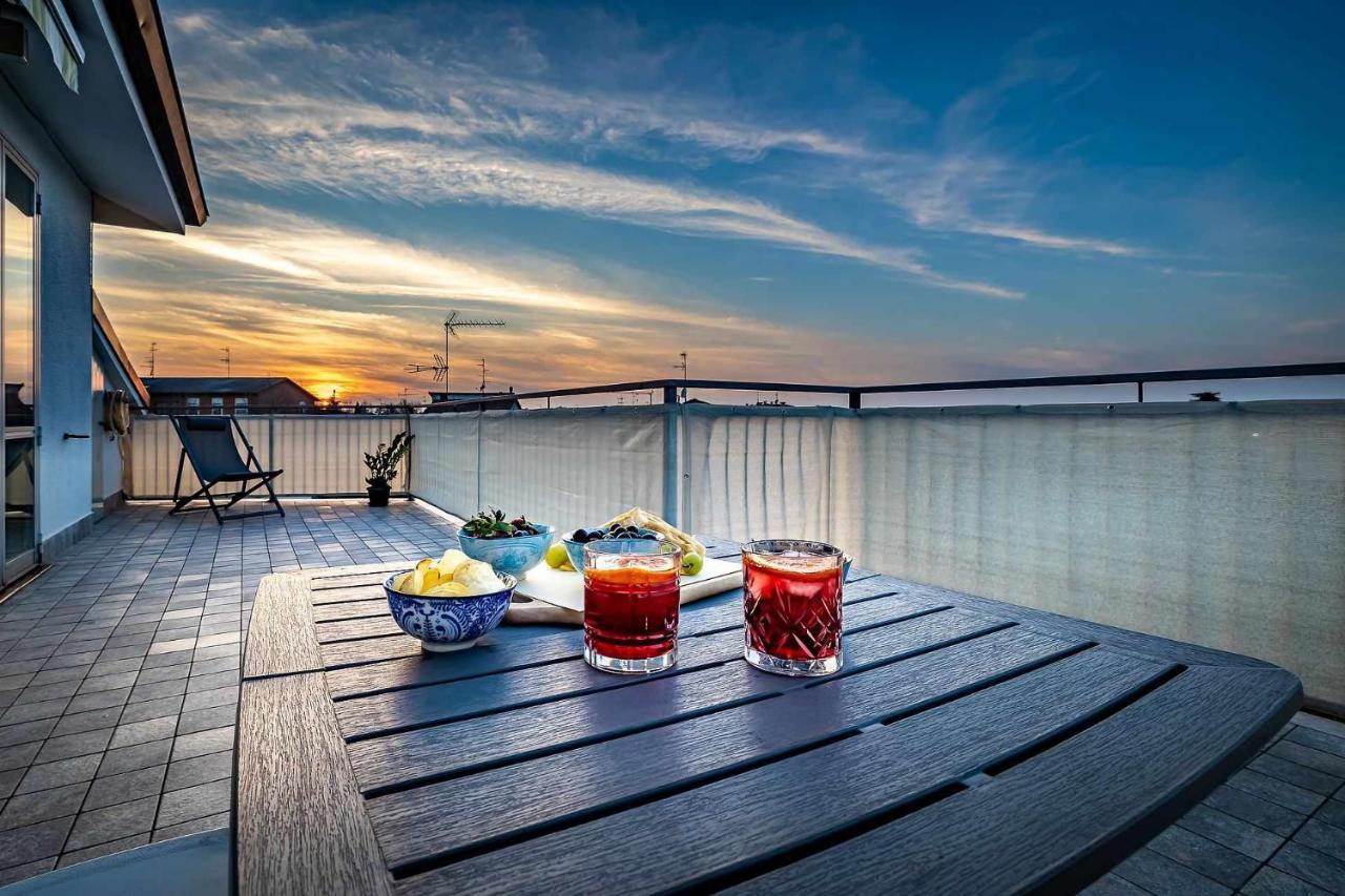 Il Terrazzo Sul Tramonto Apartment Bastiglia Bagian luar foto