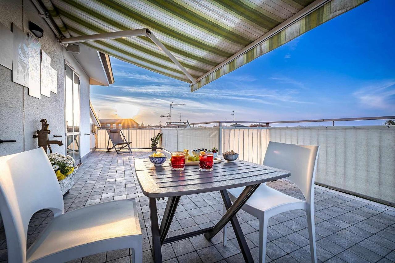 Il Terrazzo Sul Tramonto Apartment Bastiglia Bagian luar foto